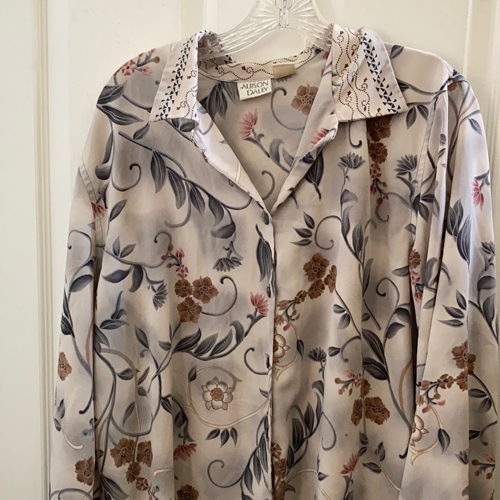 FINAL MARKDOWN Ladies’ Allison Daley Blouse (16)